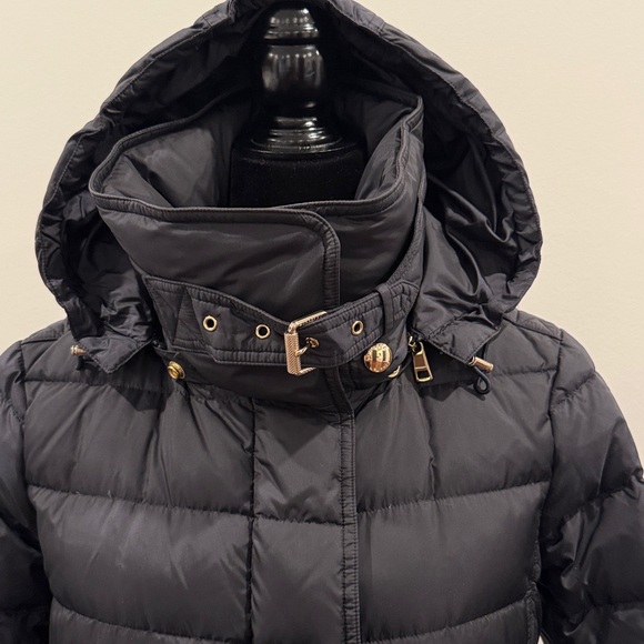 Burberry Quilted Navy Blue Puffer Coat with Belt and removable hood. Authentic - Picture 2 of 16